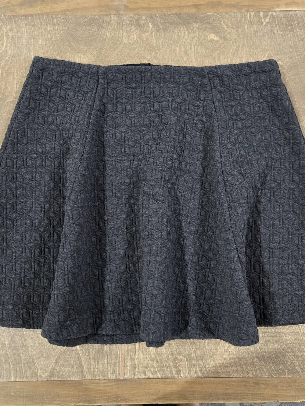 GAP Womens Quilted Flirty Skirt Heather Gray Textured SZ L Flare Diamond Pattern